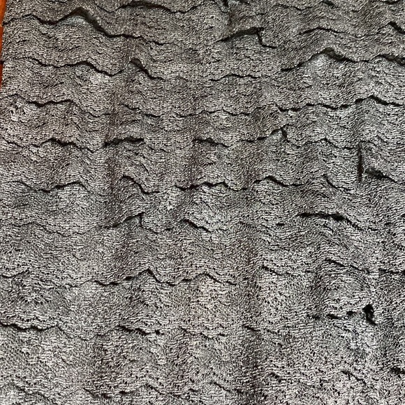 🖤❤️‍🔥 Layered Lace Dress by BCBG Very Figure Flattering Black size 6 - Picture 8 of 10